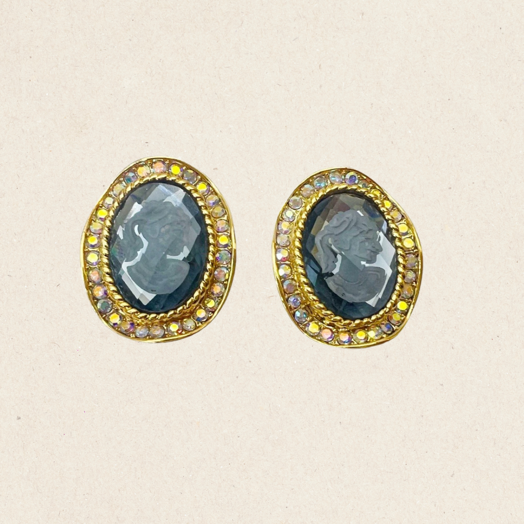 Cameo Lumière Earrings