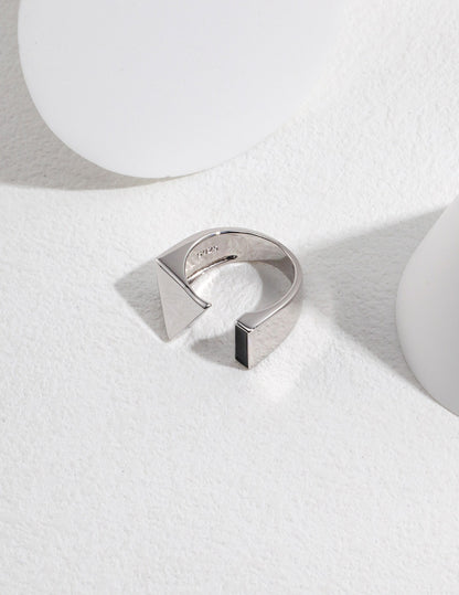 Geometric Ring – Axis
