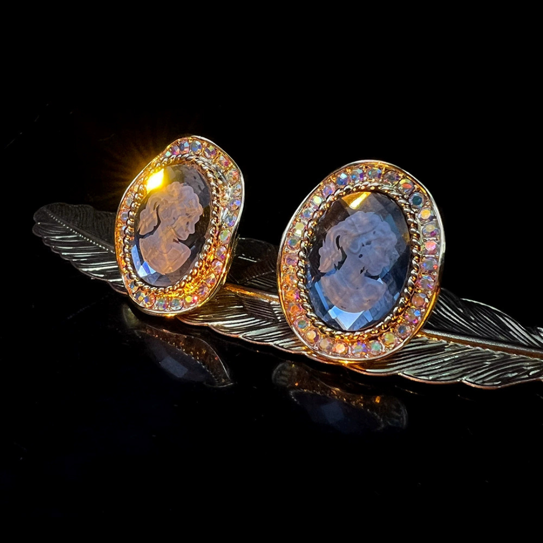 Cameo Lumière Earrings