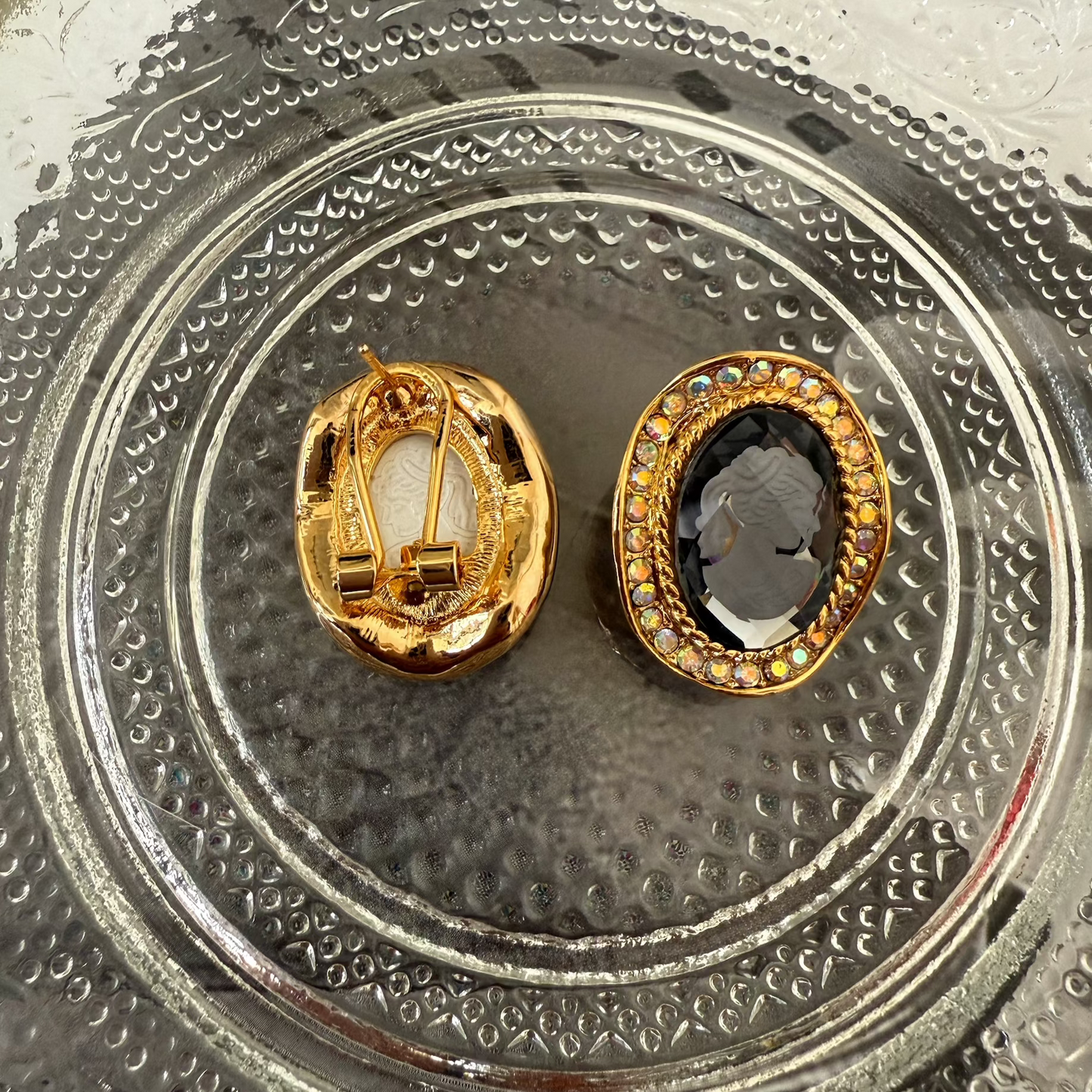 Cameo Lumière Earrings