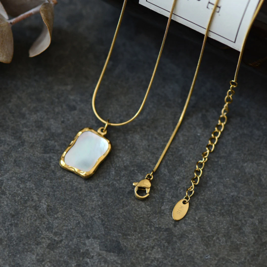 Mother of Pearl Mirror Necklace