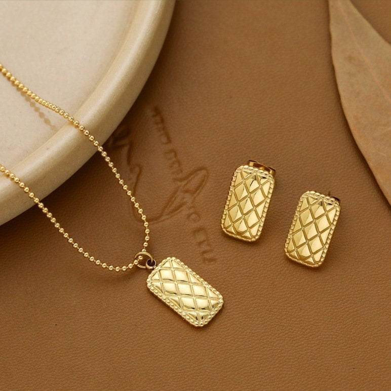 Everyday Square Necklace